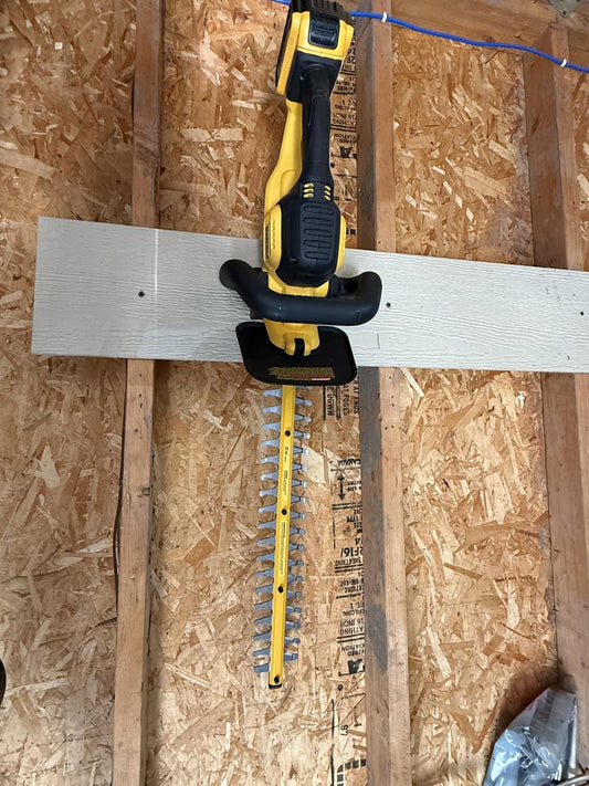 Hedger Support mural – Rangement sécurisé et peu encombrant pour taille-haie (jaune)